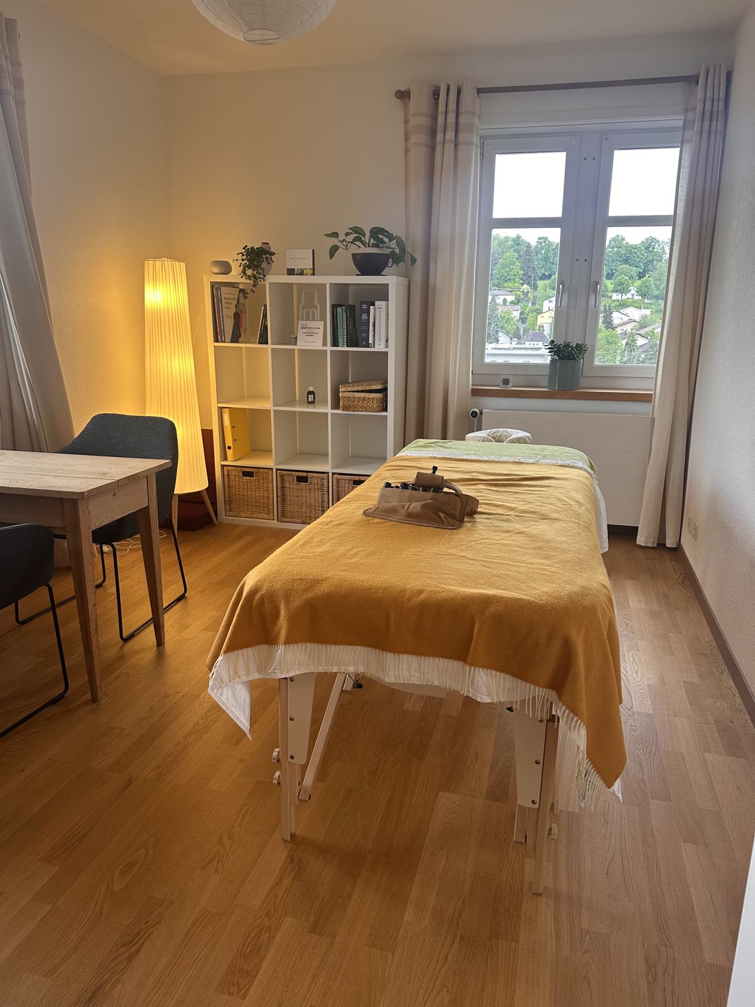 Le cabinet de L'Onde Essentielle à Fribourg, lumineux et apaisant